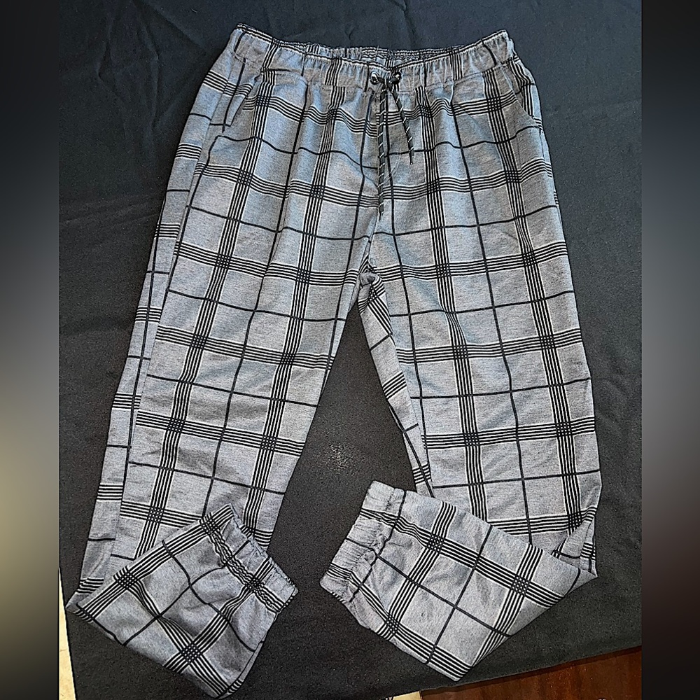 Grey plaid , joggers , size medium WSGYJ